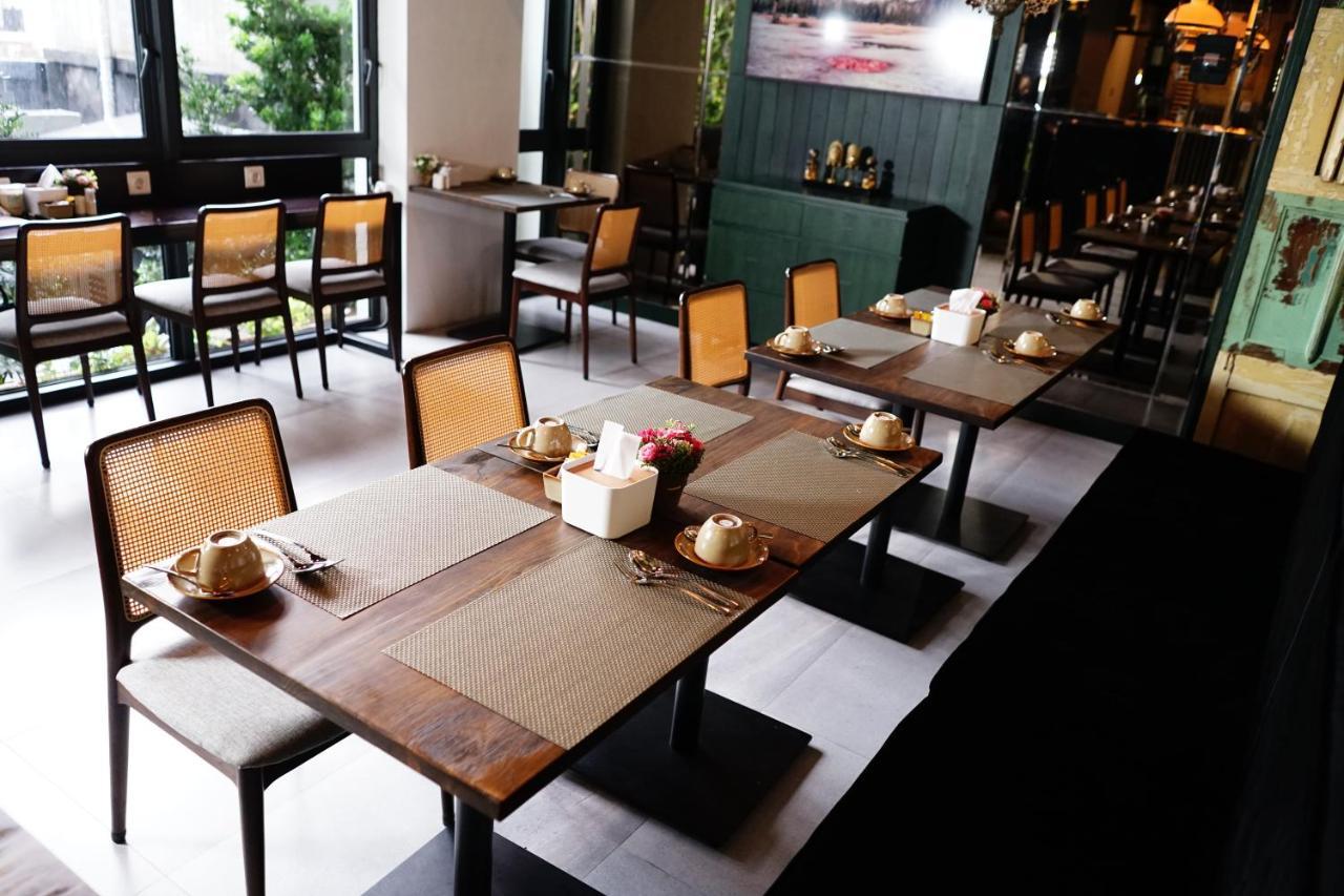 S7 Suites Gandaria Giacarta Esterno foto